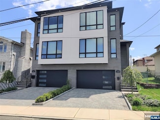 2410 Leighton St, Fort Lee, NJ 07024