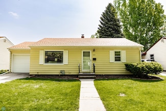 1633 1st St N, Fargo, ND 58102
