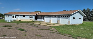 873 25th Ave E, Dickinson, ND 58601
