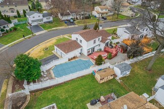 10 Frieda Ln, Colonia, NJ 07067