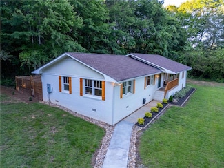 222 N North Mize Rd, Mount Airy, GA 30563