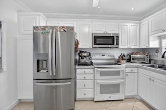 9500 N Hollybrook Lake Dr Unit 308, Pembroke Pines, FL 33025