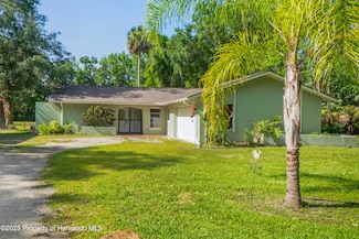 9766 W Smokey Ln, Crystal River, FL 34429