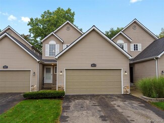 4673 Christopher Pines Dr, Clarkston, MI 48346