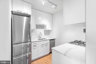3601 5th St S Unit 408, Arlington, VA 22204