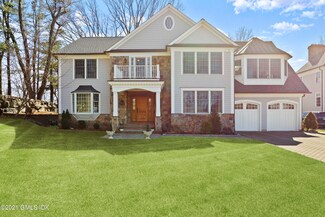 30 Verona Dr, Riverside, CT 06878