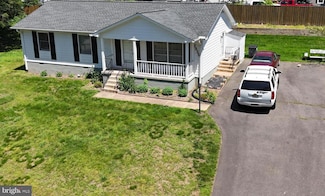 7935 Maplewood Dr, Manassas, VA 20111