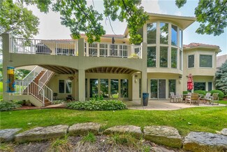 733 NE Seabrook Cir, Lees Summit, MO 64064