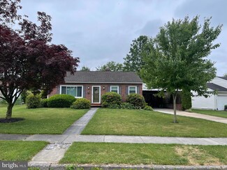 57 Runyon Rd, Hummelstown, PA 17036