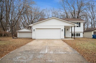 13 Dean Ave E, Champlin, MN 55316