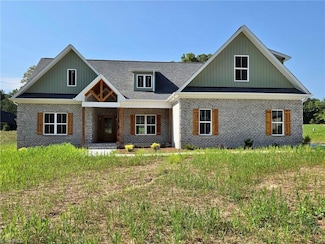 142 Corbin Ln, Lexington, NC 27295