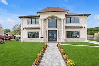 161 Division Ave, Hicksville, NY 11801
