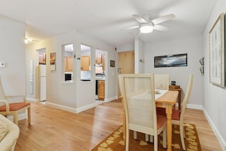 4860 Park Commons Dr Unit 205, Saint Louis Park, MN 55416
