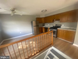 880 W Oak St Unit 4, Old Forge, PA 18518