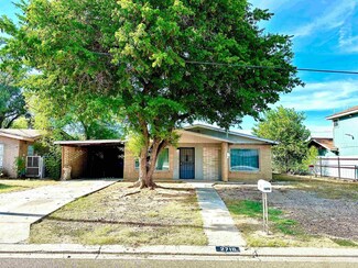 2718 Garfield St, Laredo, TX 78043