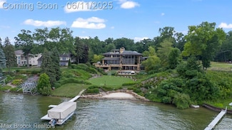 4790 Dow Ridge Rd, Orchard Lake, MI 48324