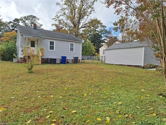 10 E Commodore Dr, Newport News, VA 23601