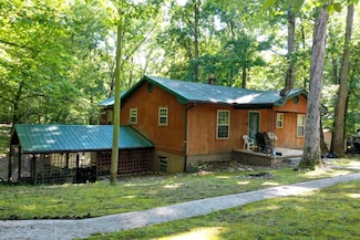 1027 Dean Cir, Dandridge, TN 37725