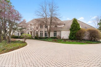 19 Ambriance Dr, Burr Ridge, IL 60527