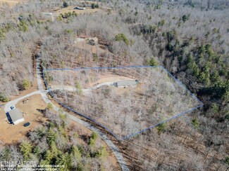 412 Balfour Dr, Harriman, TN 37748