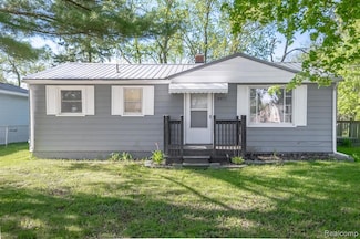 4472 Marlborough Dr, Flint, MI 48506