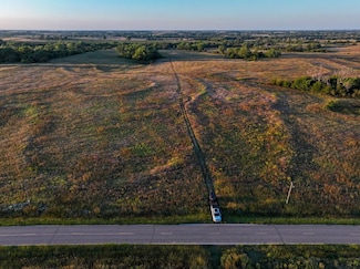 00000 W Parallel Rd, Arlington, KS 67514