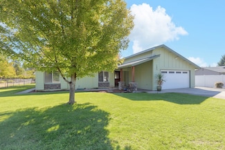 165 Sunbeam Cir, Merlin, OR 97532