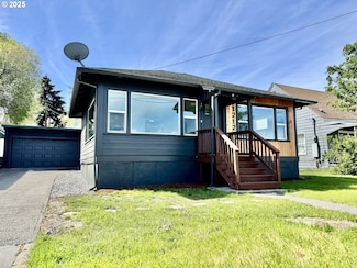 1212 E 10th St, the Dalles, OR 97058