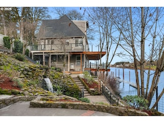 10150 S Riverside Dr, Portland, OR 97219