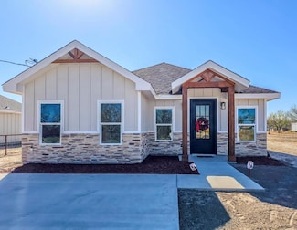176 Dub Dr, Rosita South, TX 78852