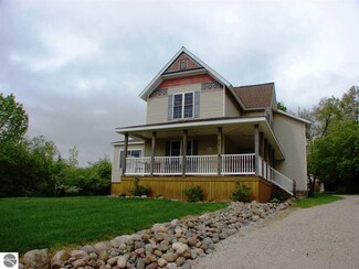 637 N Pine River St, Ithaca, MI 48847