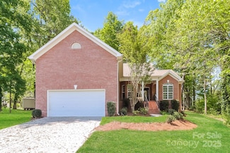 2104 Congress Ct, Kannapolis, NC 28083