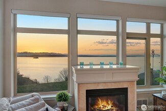 31 Pine St Unit 206, Edmonds, WA 98020