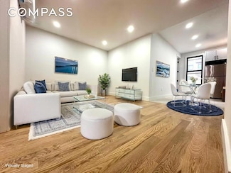 38-18 32nd St Unit 2, Long Island City, NY 11101