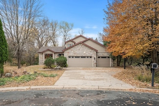 246 Bruening Ct, Saint Paul, MN 55115