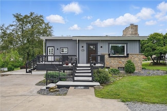 1182 W Laurel Cir, Mount Pleasant, PA 15666