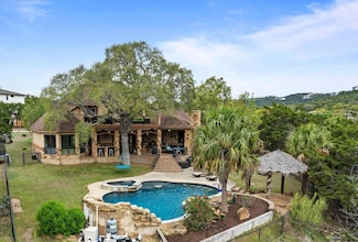 8211 Moon Rise Trail, Jonestown, TX 78645