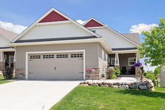 525 Roanoke Ct, Waconia, MN 55387