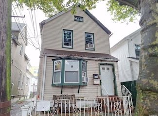 111-73 43rd Ave, Flushing, NY 11368