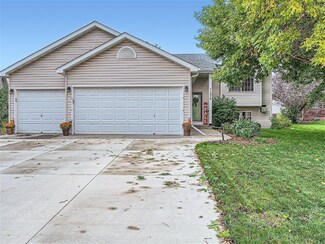 1476 Fireside Rd, Waconia, MN 55387