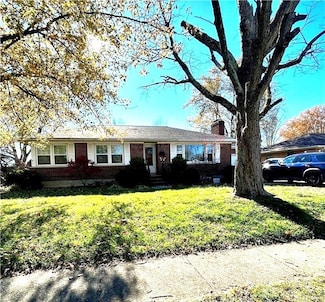 417 W Westbrook Rd, Brookville, OH 45309