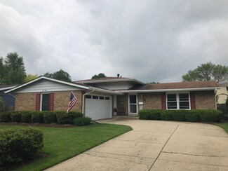 620 S 7th St, West Dundee, IL 60118