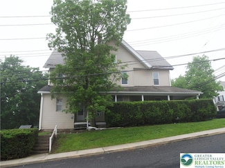 500 W Pennsylvania Ave, Pen Argyl, PA 18072