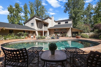 503 River Oaks Dr, Redding, CA 96001