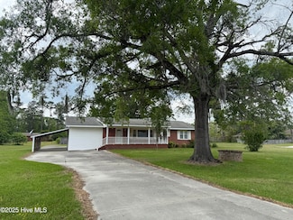 204 Glenburnie Dr, New Bern, NC 28560