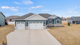 340 Hickory Ln NE, Owatonna, MN 55060