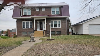 1398 Alta Vista St, Dubuque, IA 52001