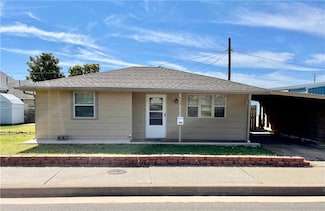 516 E Huber Ave, Weatherford, OK 73096