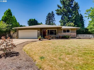 15537 SE Crestwood Dr, Milwaukie, OR 97267