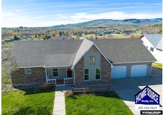 824 Vance Dr, Lander, WY 82520